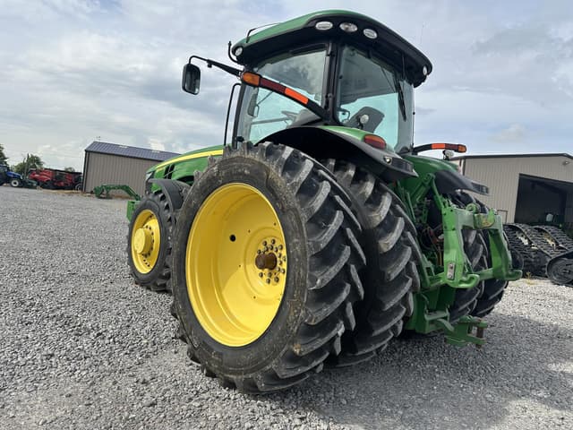 Image of John Deere 8245R equipment image 4