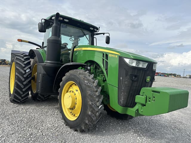 Image of John Deere 8245R equipment image 1