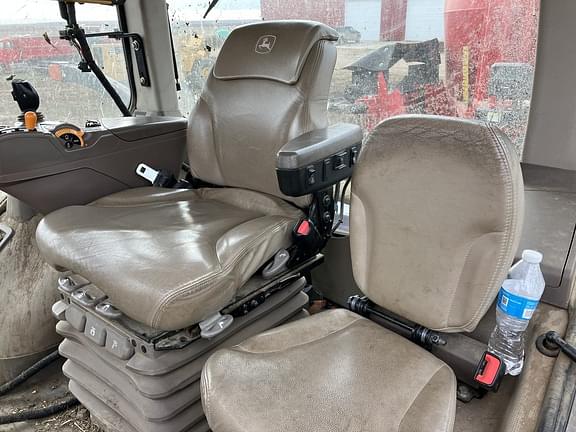 Image of John Deere 8245R equipment image 4