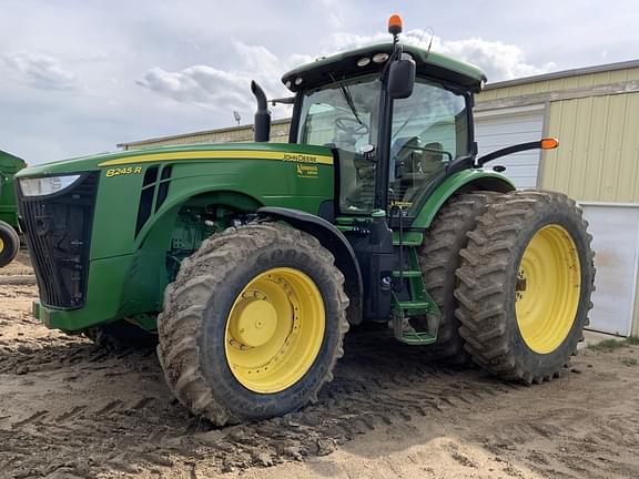 Image of John Deere 8245R equipment image 1