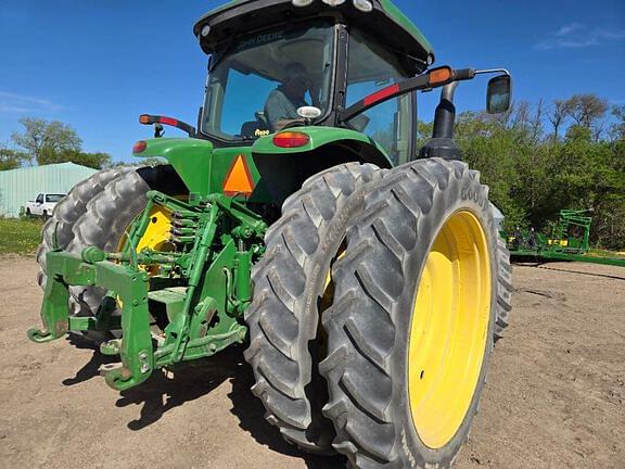 Image of John Deere 8245R equipment image 2