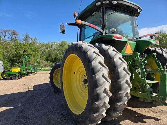 Image of John Deere 8245R equipment image 1