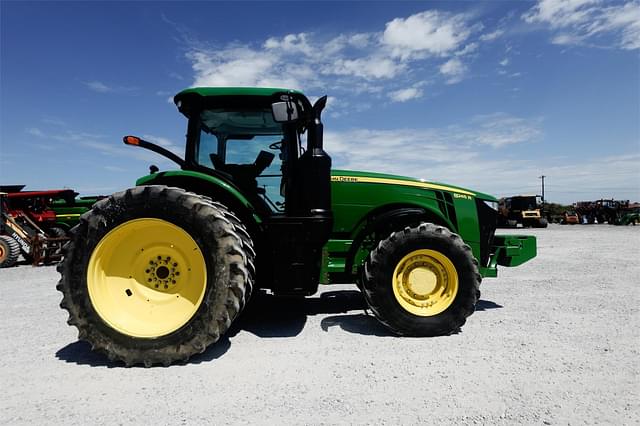 Image of John Deere 8245R equipment image 3