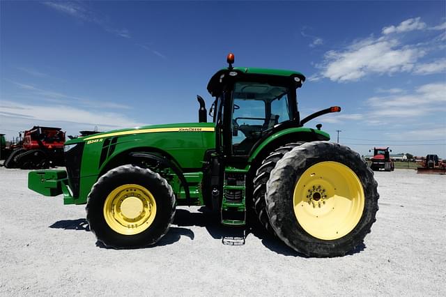 Image of John Deere 8245R equipment image 2