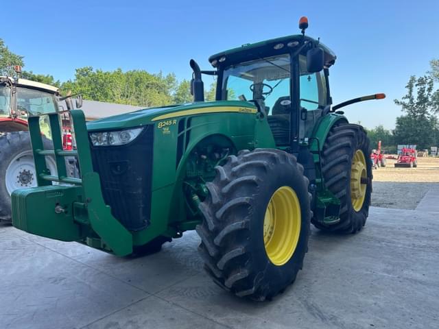 Image of John Deere 8245R equipment image 3