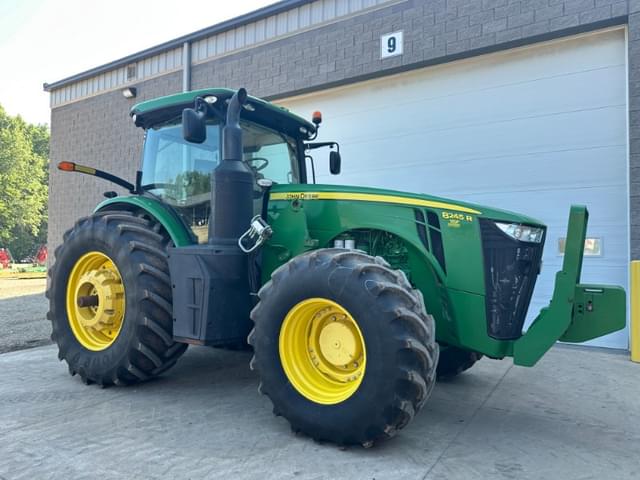 Image of John Deere 8245R equipment image 1