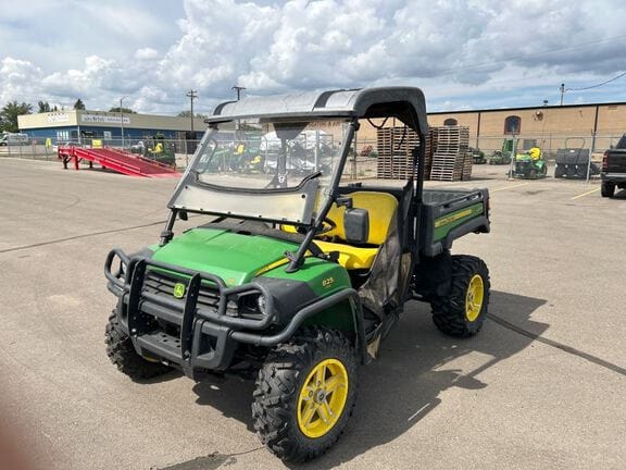 2015 John Deere Gator XUV 825i Equipment Image0