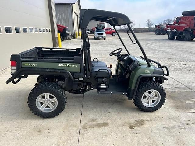 Image of John Deere Gator XUV 825i equipment image 4