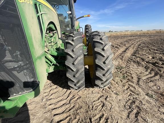 Image of John Deere 8270R equipment image 3