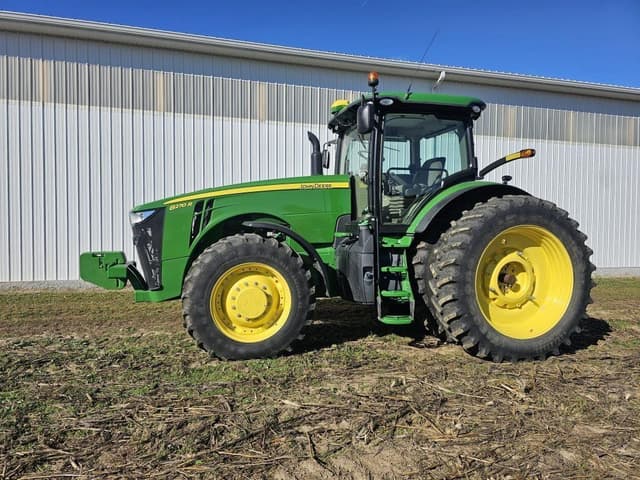 Image of John Deere 8270R equipment image 1
