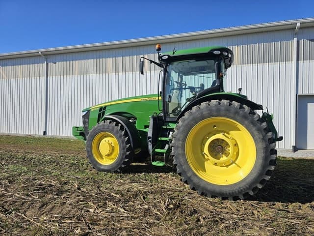 Image of John Deere 8270R equipment image 3
