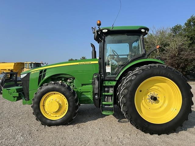 Image of John Deere 8270R equipment image 2