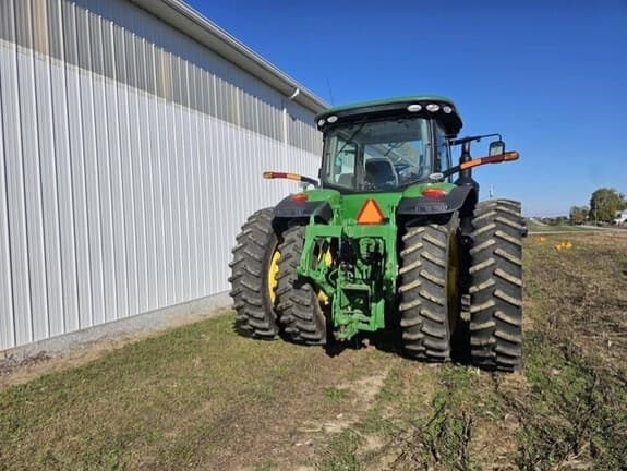 Image of John Deere 8270R equipment image 3