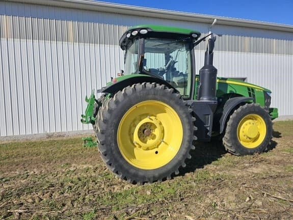 Image of John Deere 8270R equipment image 4