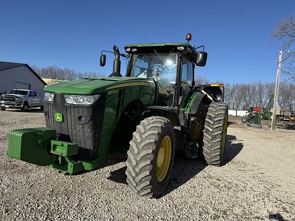 Image of John Deere 8270R equipment image 1