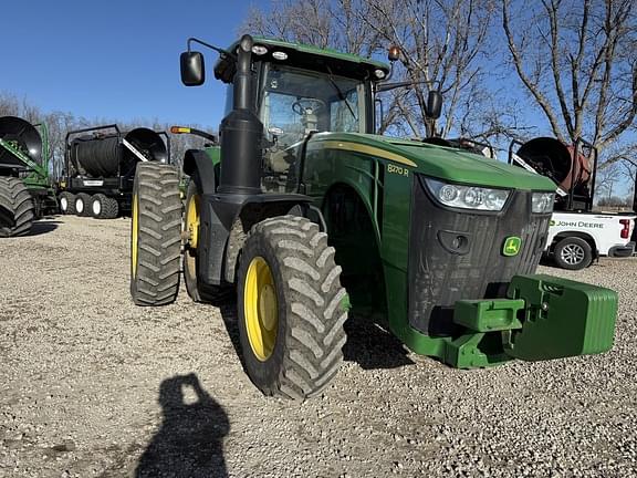 Image of John Deere 8270R equipment image 4