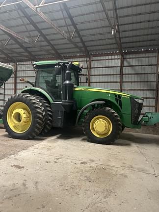 Image of John Deere 8270R equipment image 1