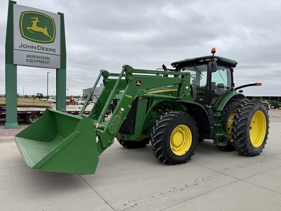 2015 John Deere 8270R Equipment Image0