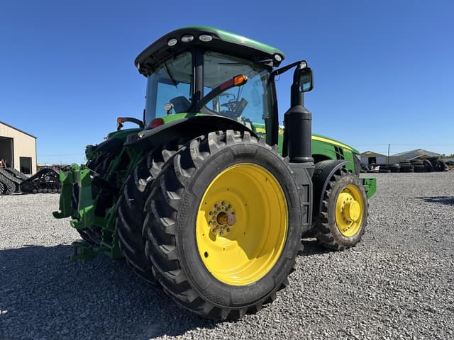 Image of John Deere 8270R equipment image 4