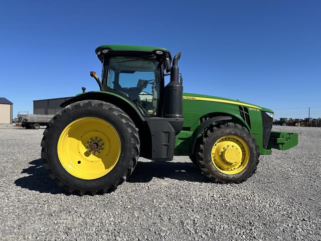 Image of John Deere 8270R equipment image 3
