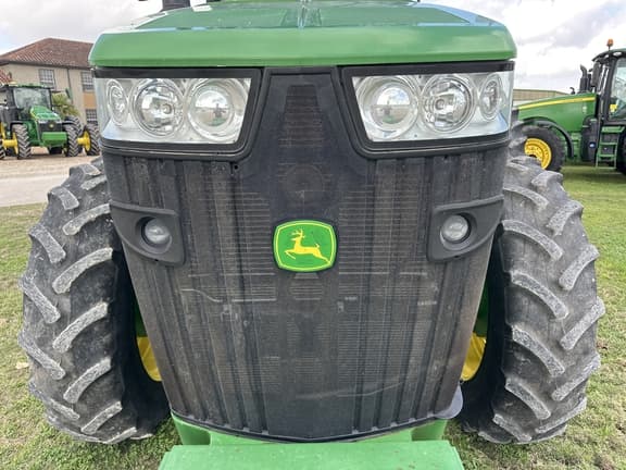 Image of John Deere 8270R equipment image 2