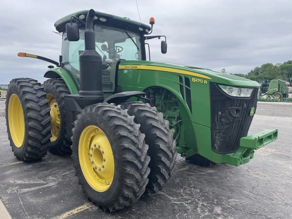 Image of John Deere 8270R equipment image 1