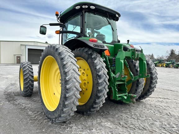 Image of John Deere 8270R equipment image 4