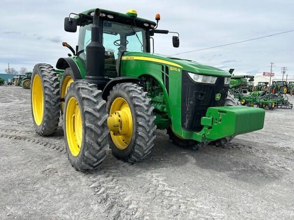 2015 John Deere 8270R Equipment Image0
