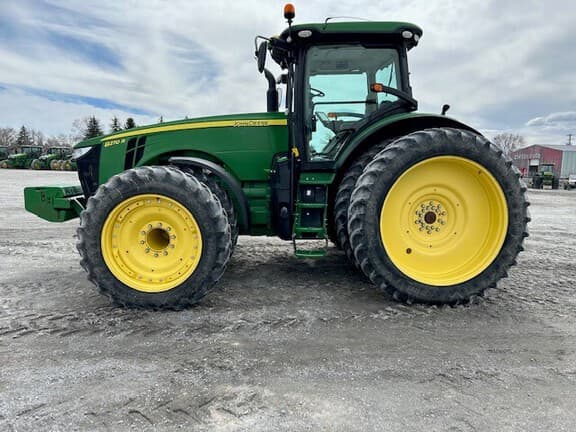 Image of John Deere 8270R equipment image 3