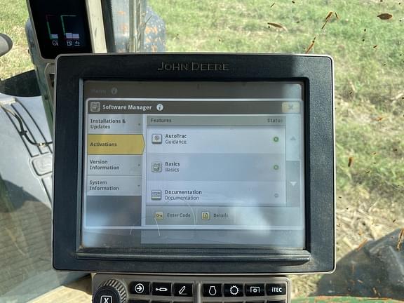 Image of John Deere 8270R equipment image 1