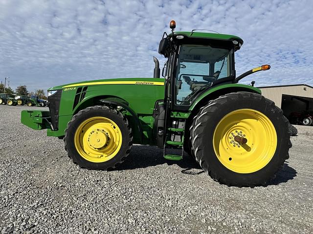 Image of John Deere 8270R equipment image 2