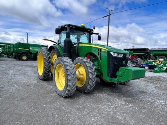 2015 John Deere 8270R Equipment Image0