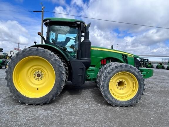 Image of John Deere 8270R equipment image 1