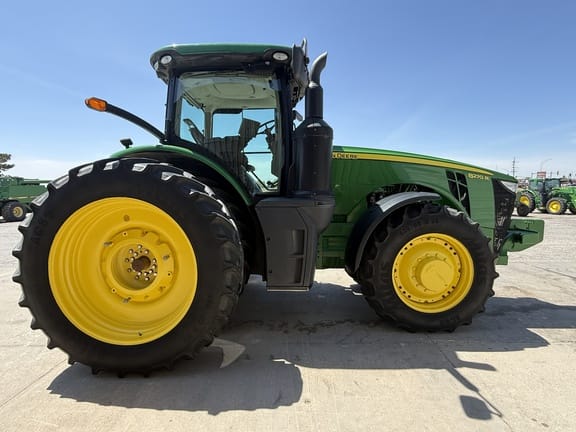 Main image John Deere 8270R