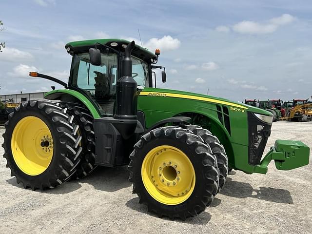 Image of John Deere 8270R equipment image 1