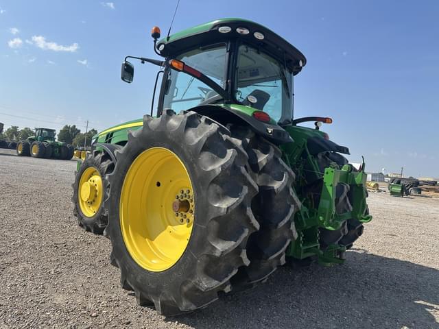 Image of John Deere 8270R equipment image 4