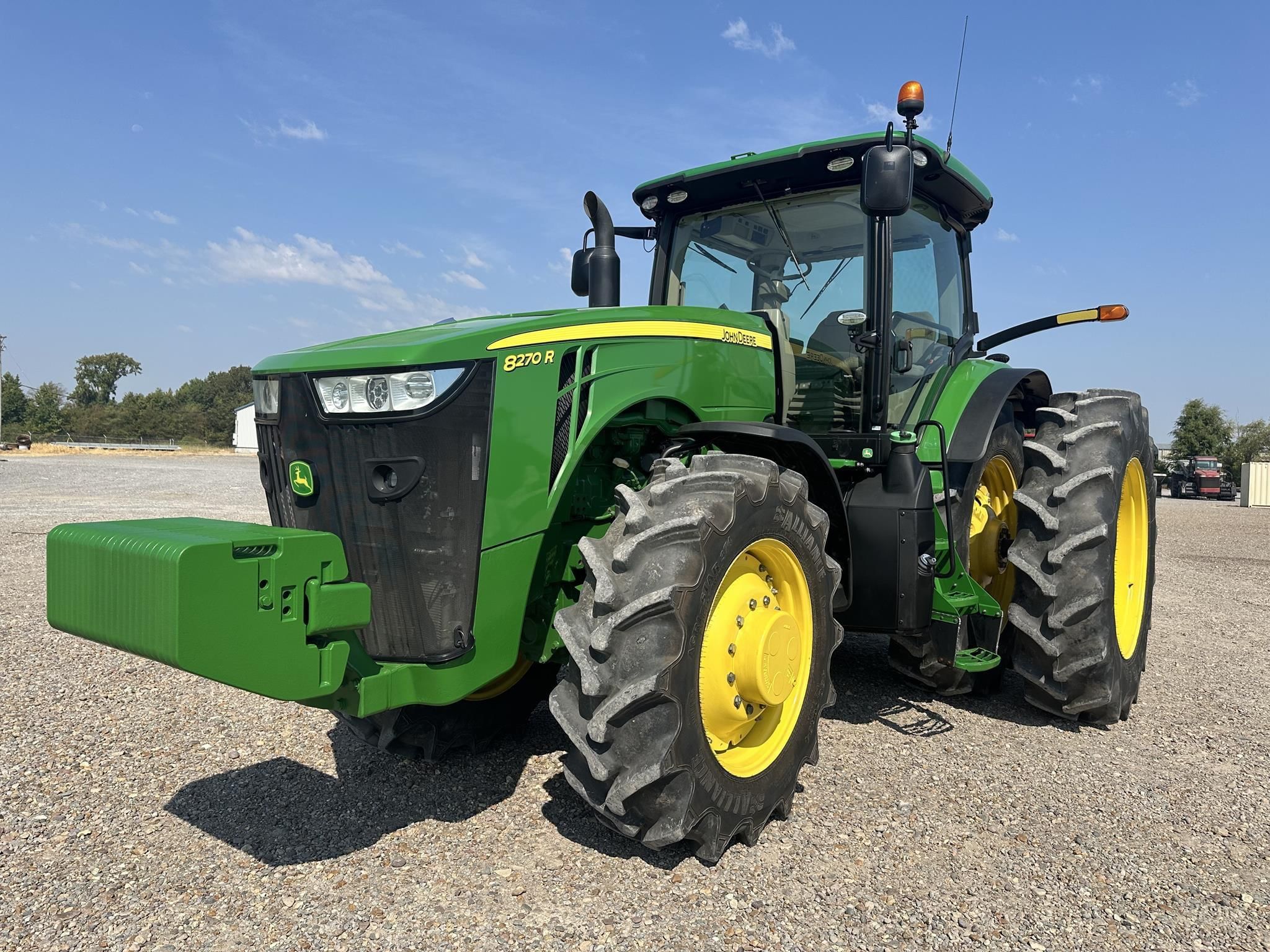 2015 John Deere 8270R Equipment Image0