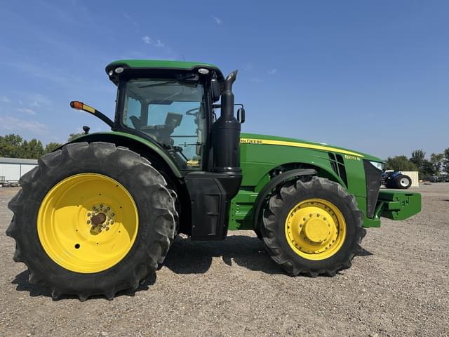 Image of John Deere 8270R equipment image 3
