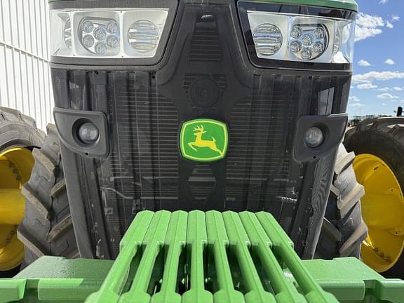 Image of John Deere 8270R equipment image 3