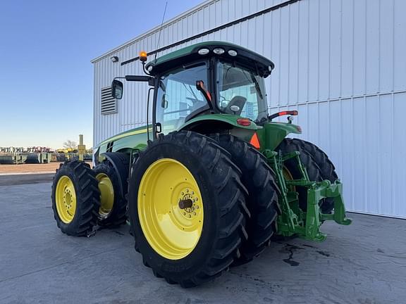 Image of John Deere 8270R equipment image 2