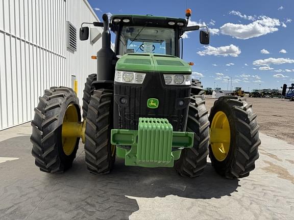 Image of John Deere 8270R equipment image 1