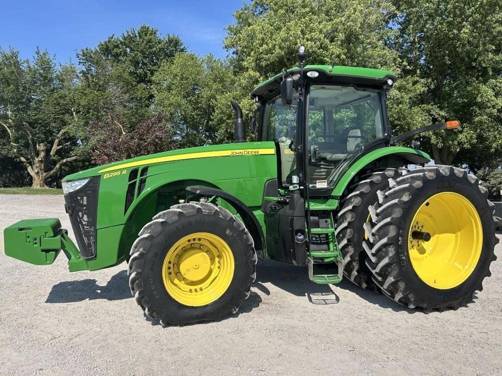 2015 John Deere 8295R Equipment Image0