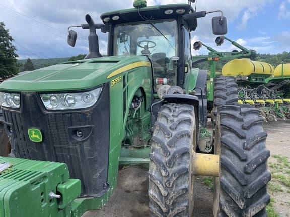 Image of John Deere 8295R equipment image 4