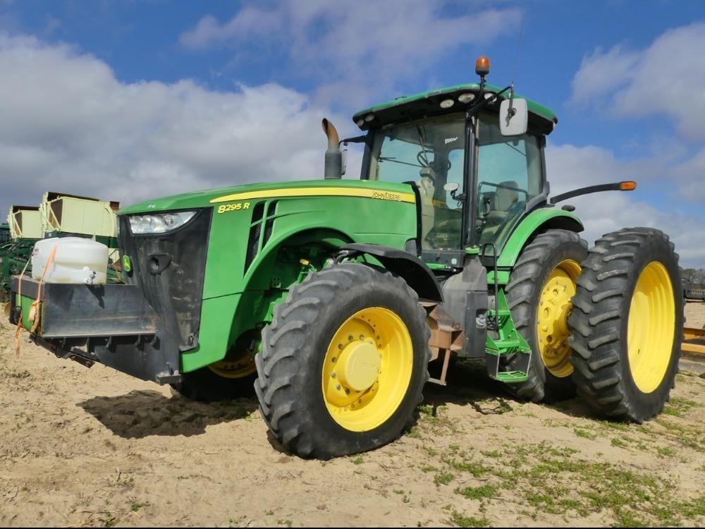 2015 John Deere 8295R Equipment Image0