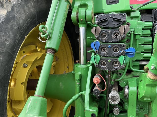 Image of John Deere 8295R equipment image 3