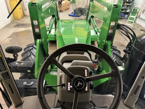 Image of John Deere 8295R equipment image 4