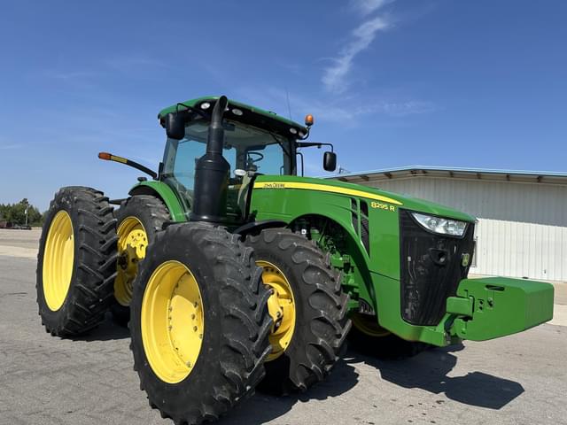 Image of John Deere 8295R equipment image 1