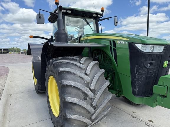Image of John Deere 8295R equipment image 2