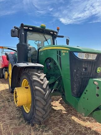 Image of John Deere 8295R equipment image 2