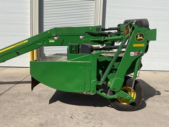 Image of John Deere 830 equipment image 2